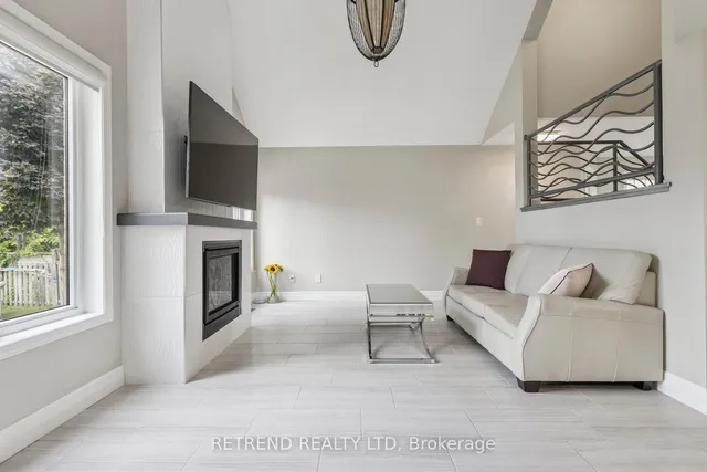 Additional image 7 of 134 QUEEN CHARLOTTE Cres