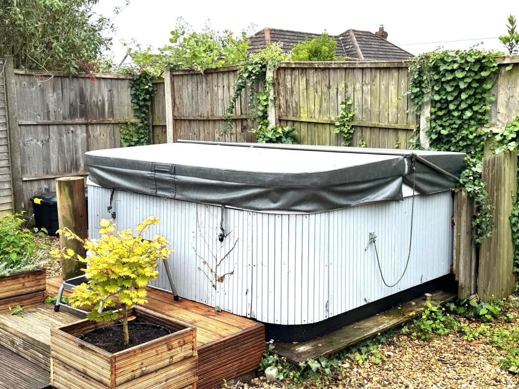 Additional image 19 of Wavendon Avenue Barton on Sea New Milton Hampshire BH25 7LS