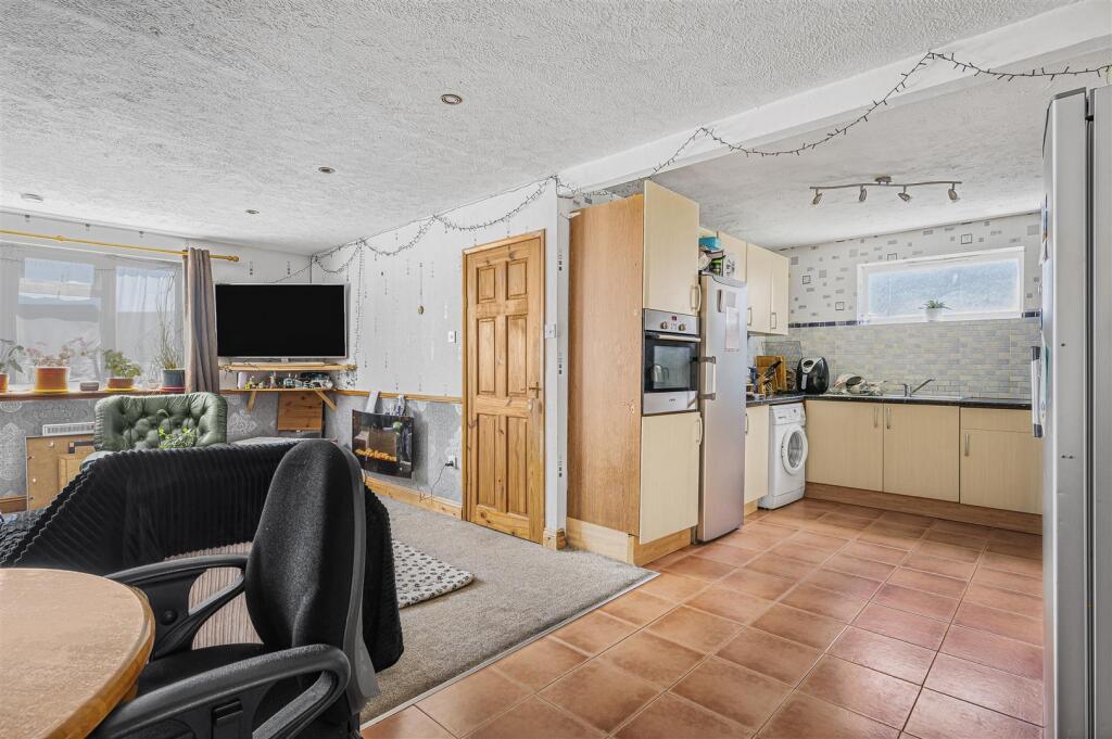 Additional image 20 of Collingwood Close, Peacehaven