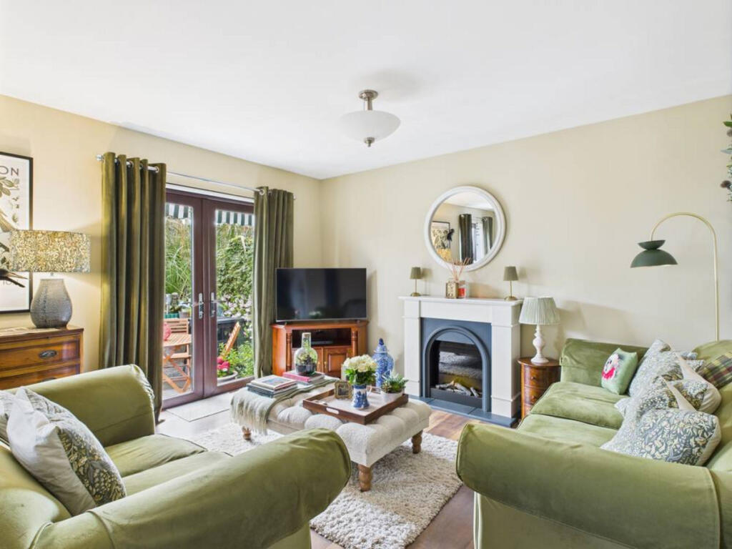 Additional image 2 of Victoria Gardens, Banff, AB45