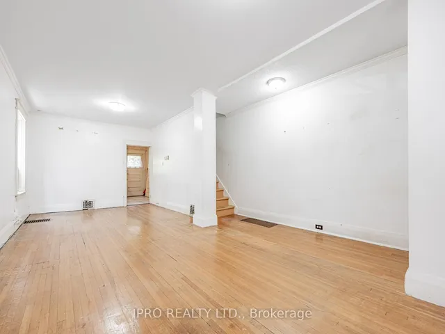 Additional image 4 of 44 Queensdale Ave