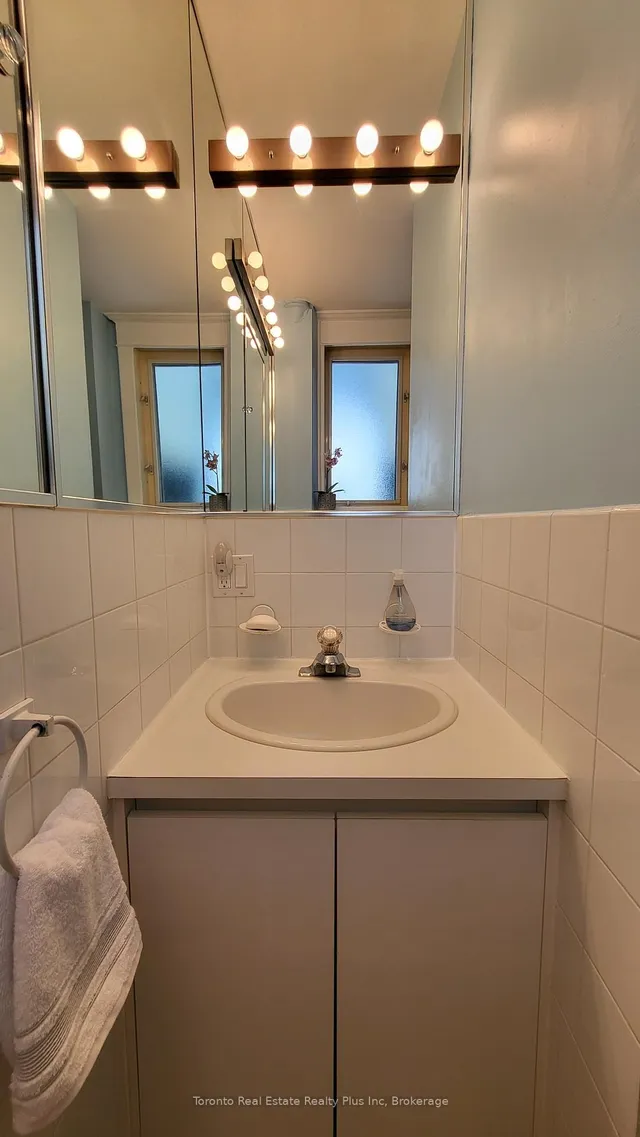 Additional image 18 of 133 Fairview Ave