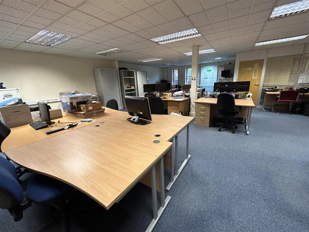 Additional image 5 of Stourbridge Road, Halesowen, West Midlands