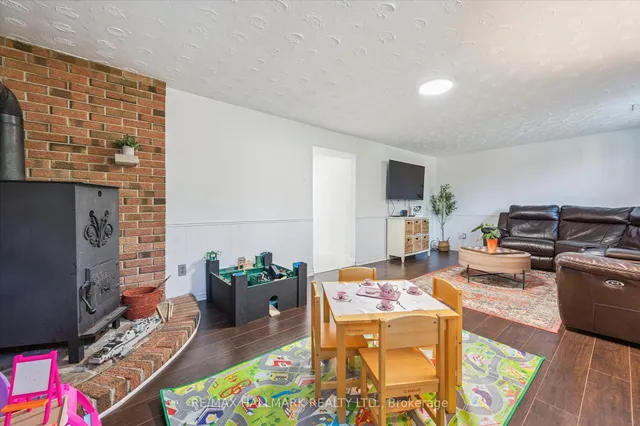 Additional image 22 of 32 Warwick Crt