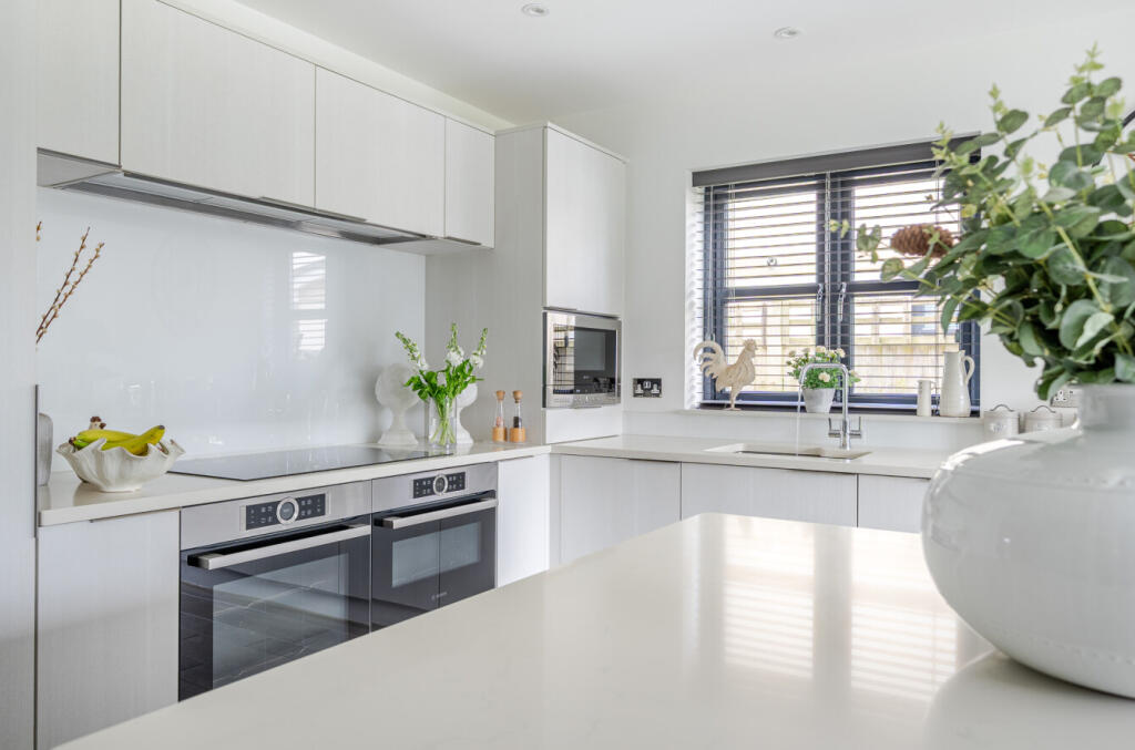 Additional image 8 of Sea Road, Barton on Sea, New Milton, BH25