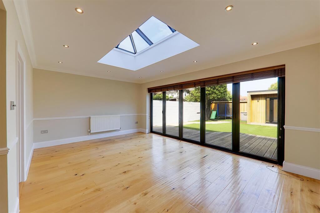 Additional image 13 of Grand Avenue, Worthing