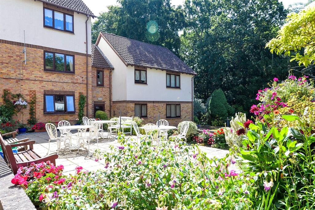 Lakeside Pines, Barrs Avenue, New Milton, Hampshire, BH25