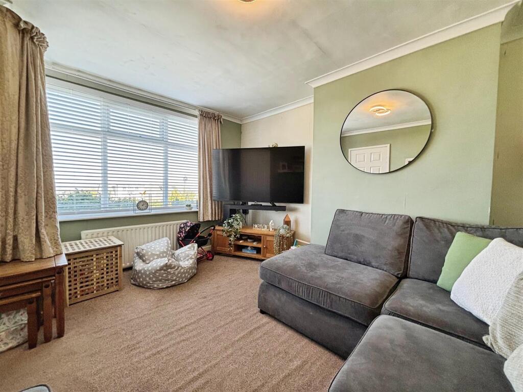 Additional image 3 of Ascot Drive, Bradford, BD7 4NN