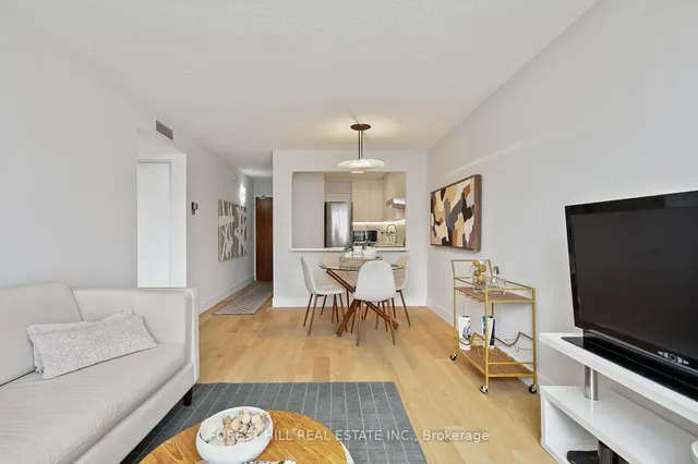 Additional image 16 of 914 Yonge St Unit 1604