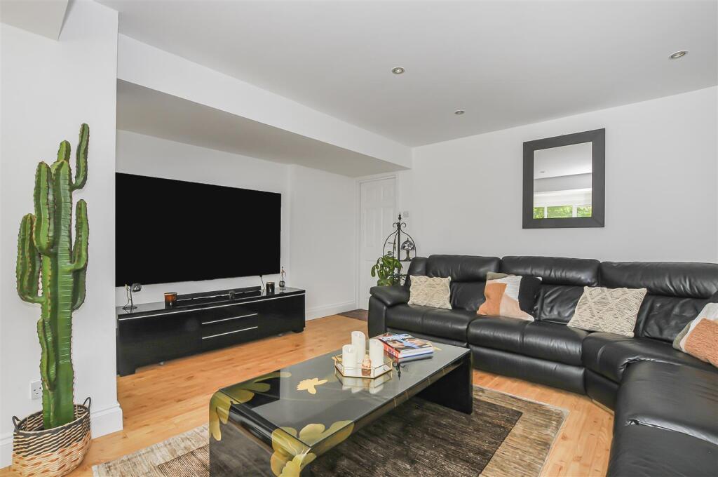 Additional image 5 of Reynards Way, Bricket Wood, St. Albans