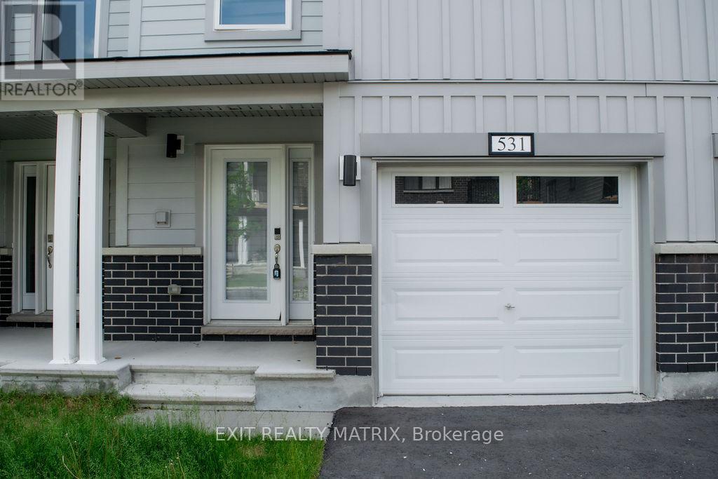 531 WOVEN PRIVATE NW|Ottawa, Ontario K2S3B2