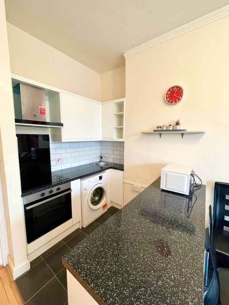 Additional image 12 of Flat 11 Warwick Glen - tylish One-Bedroom Furnished Flat in Prime Bournemouth Location