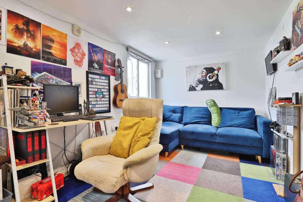 Additional image 19 of Apsley Crescent, Poole, BH17