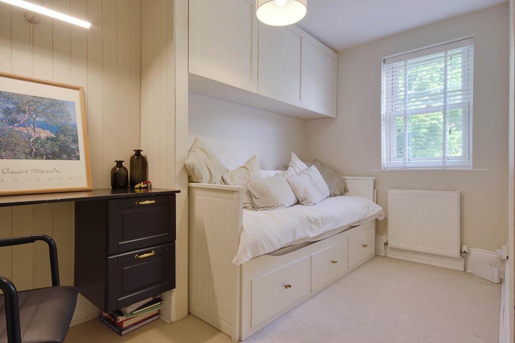 Additional image 7 of Close Talbot Woods,  Bournemouth *Garden Apartment*