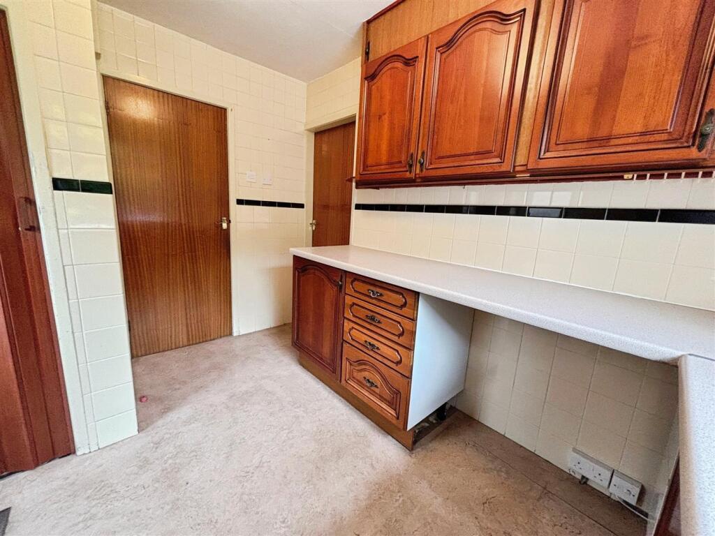 Additional image 7 of Overton Drive, Bradford, BD6 3NE
