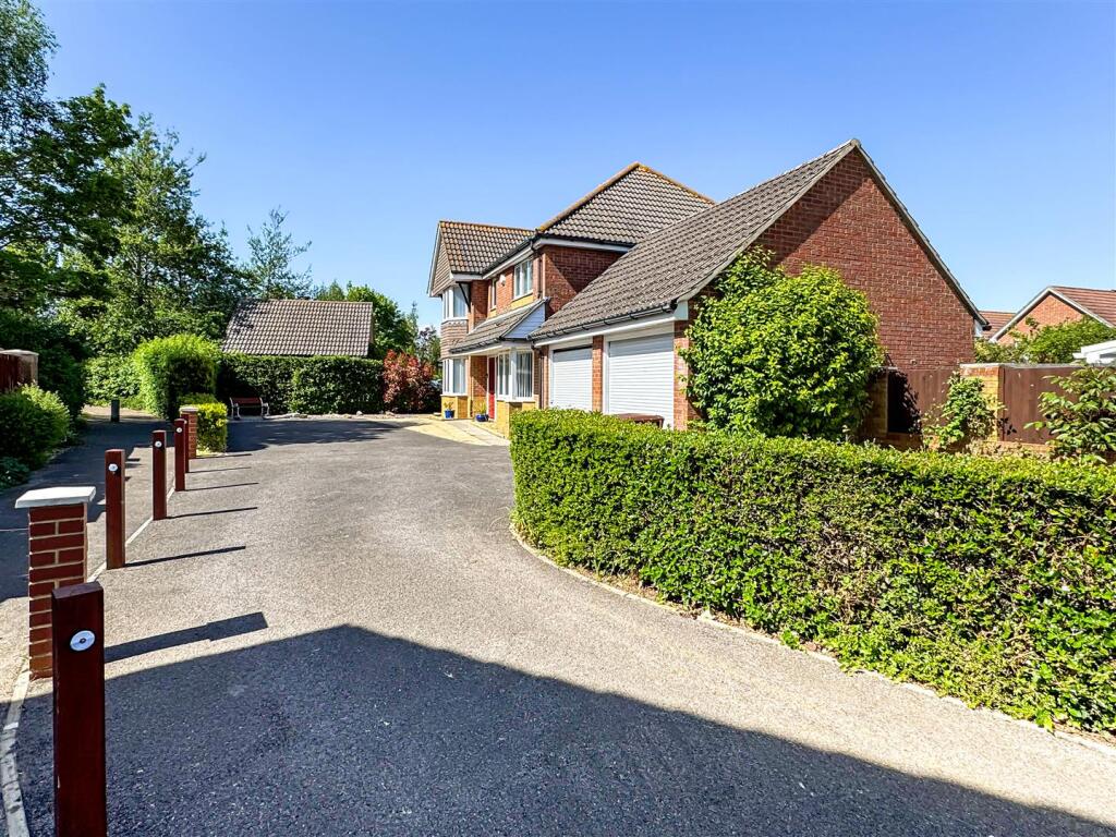 Additional image 25 of Linnet Close, Littlehampton