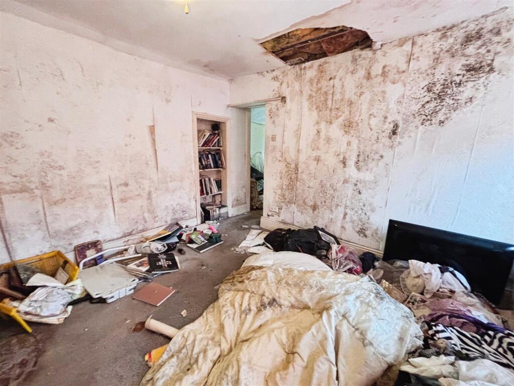 Additional image 7 of Hollingwood Lane, Great Horton, Bradford, BD7 4AL