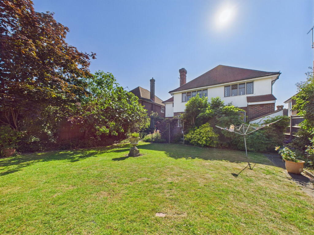 Additional image 18 of George V Avenue, Worthing, BN11