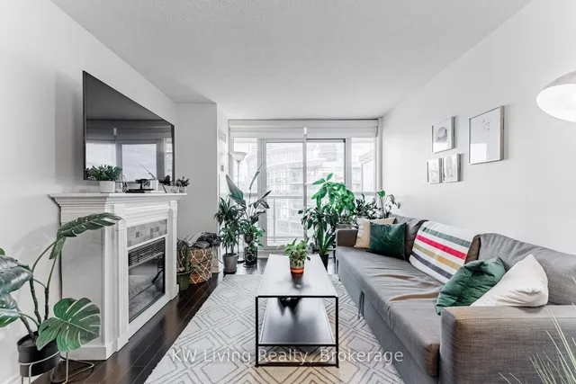 Additional image 10 of 19 Grand Trunk Cres Unit #3903