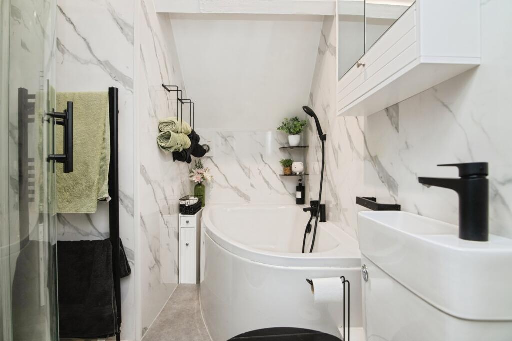 Additional image 4 of Bromsgrove Road, Redditch, Worcestershire, B97