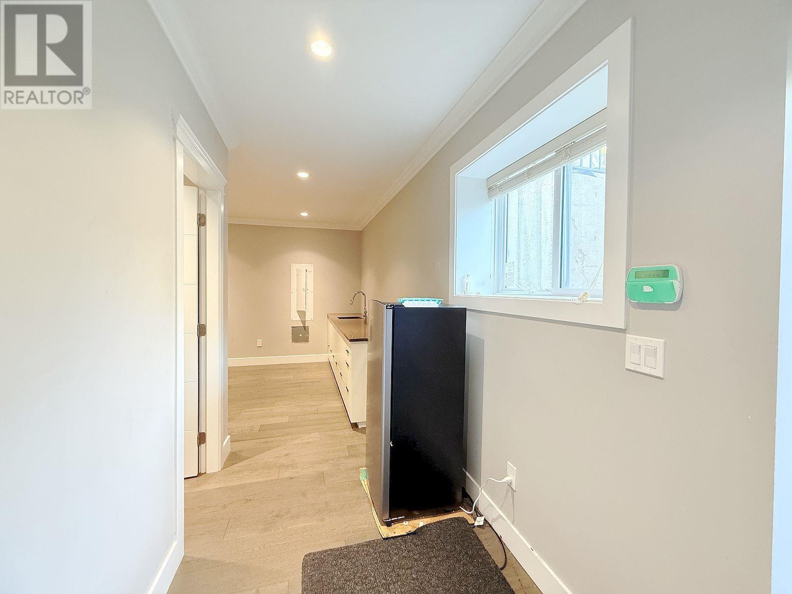 Basement 45xx NAPIER STREET|Burnaby, British Columbia V5C3H4