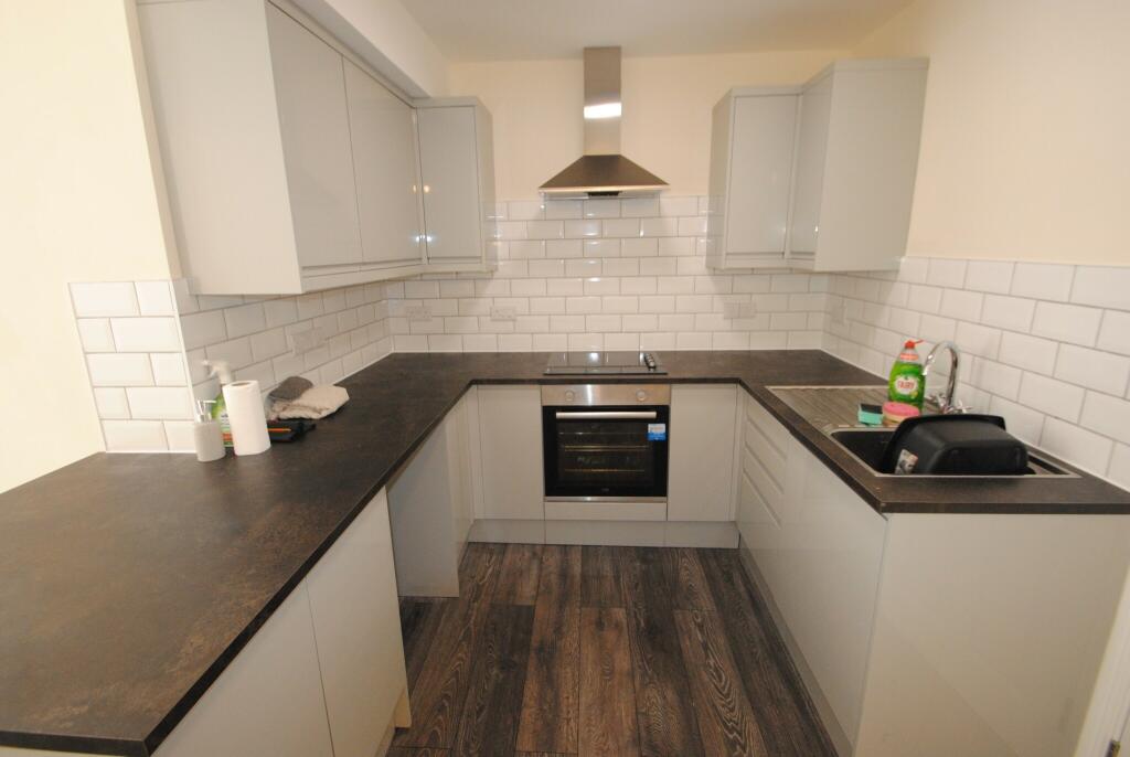 Additional image 5 of Spacious 2 Bed property in Central Charminster