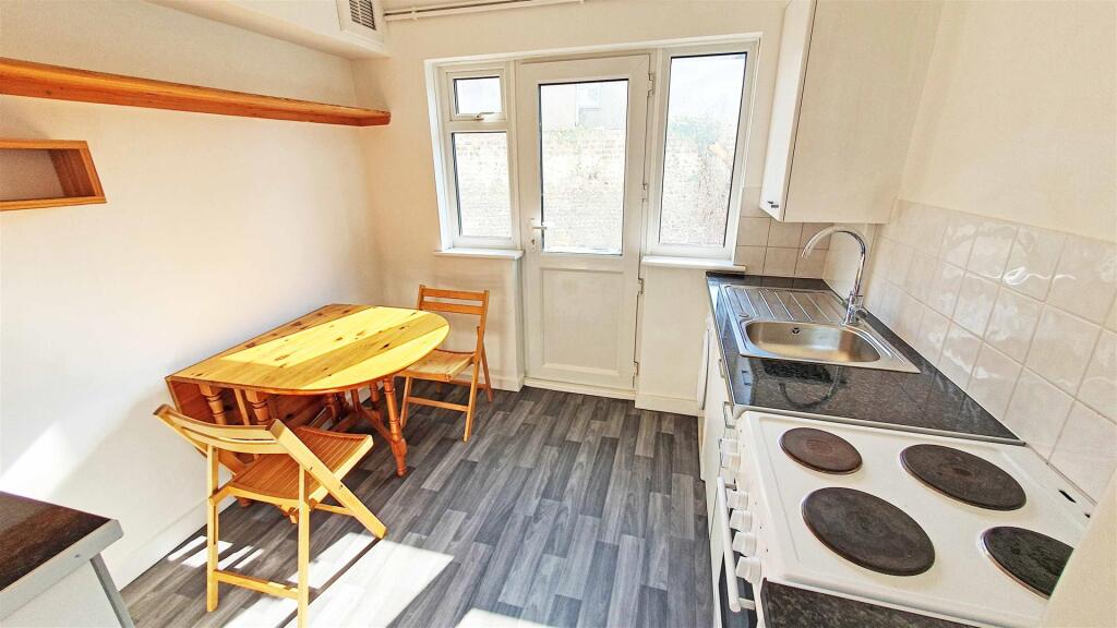 Park Crescent Place, Brighton BN2