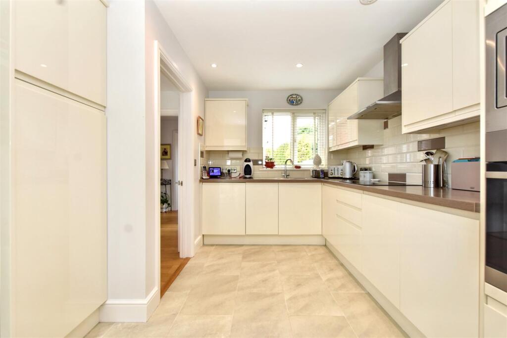 Additional image 13 of Beggars Lane, Stone Cross, Pevensey