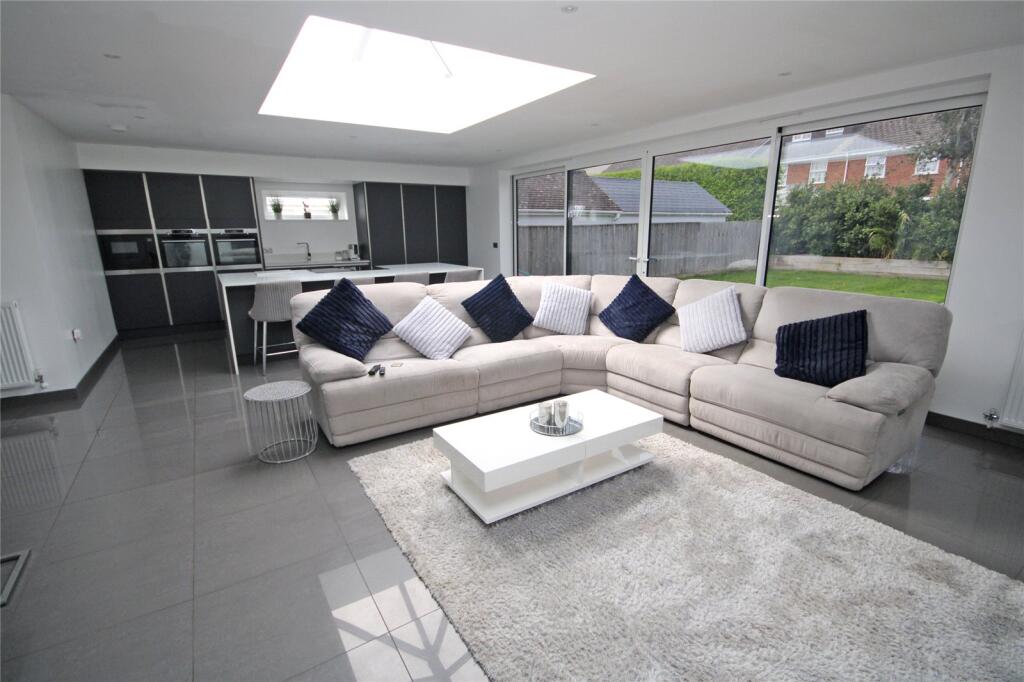 Additional image 6 of Seacroft Avenue, Barton on Sea, New Milton, Hampshire, BH25