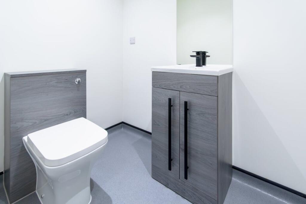 Additional image 11 of Fridays Court, High Street, Ringwood, BH24 1AB