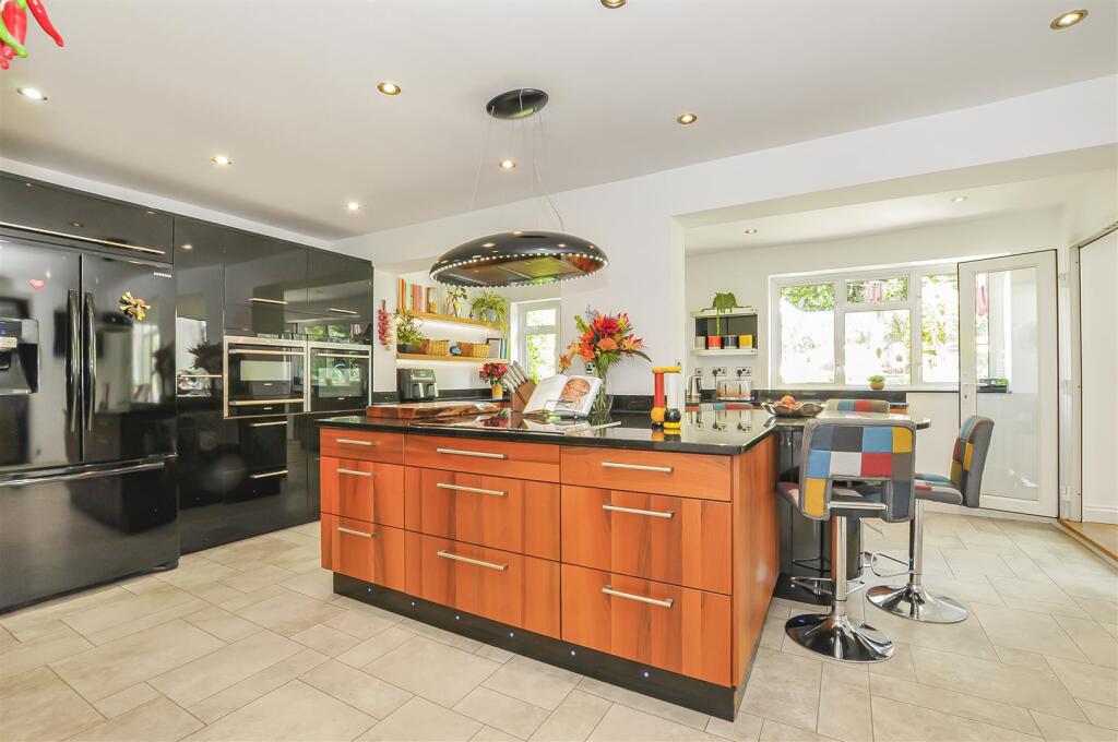 Additional image 11 of Reynards Way, Bricket Wood, St. Albans