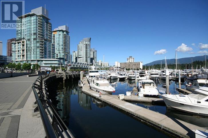 207 560 NICOLA STREET|Vancouver, British Columbia V6G3J8