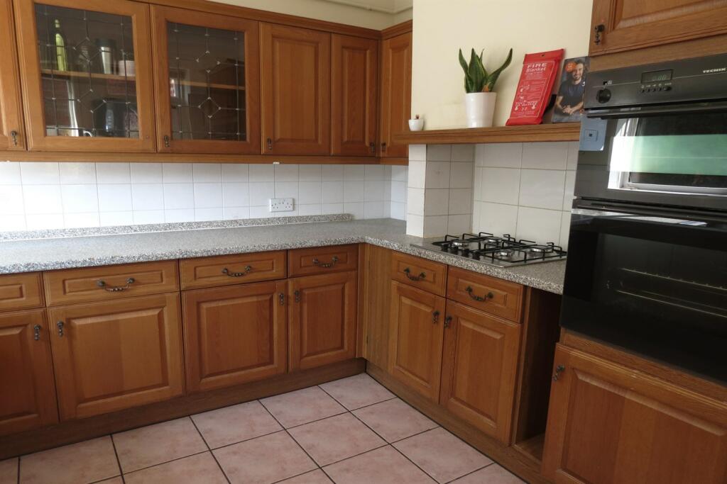 Additional image 4 of 4 bedroom Semi Detached House in Winton