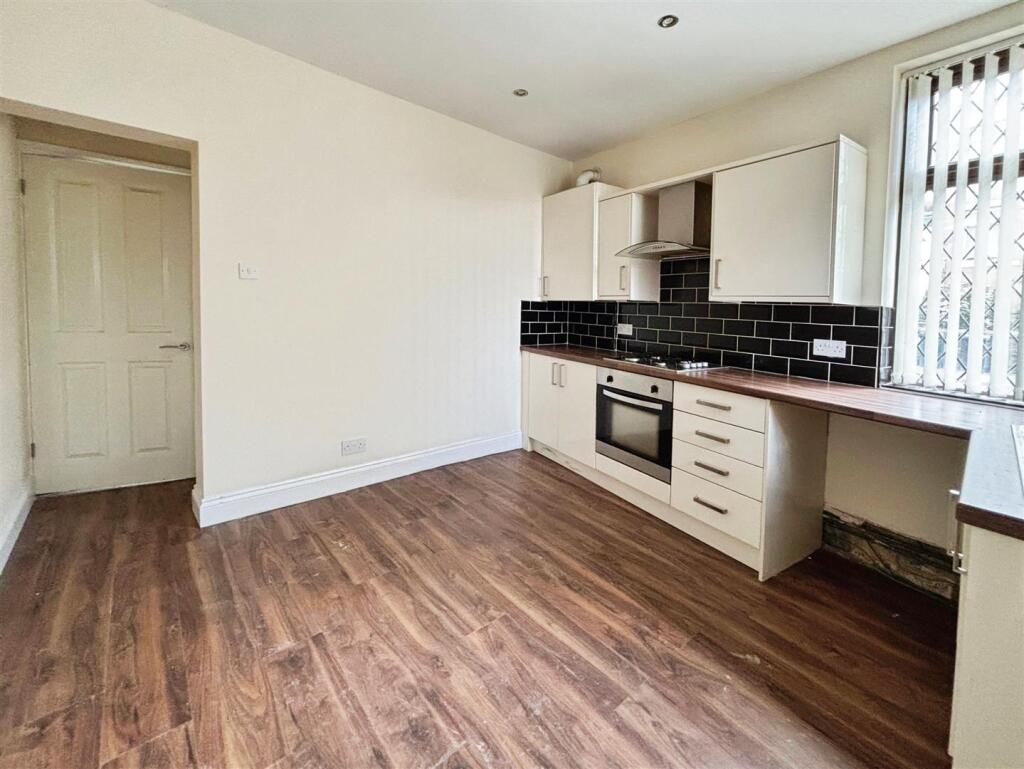 Additional image 3 of Bartle Lane, Bradford, BD7 4QF