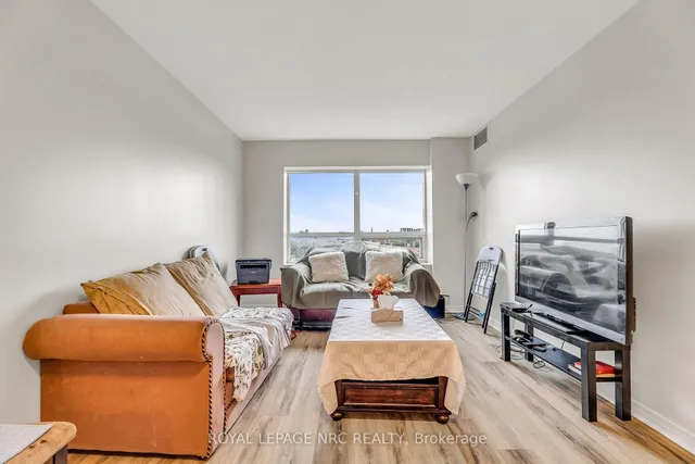 Additional image 15 of 60 Heintzman St Unit 933