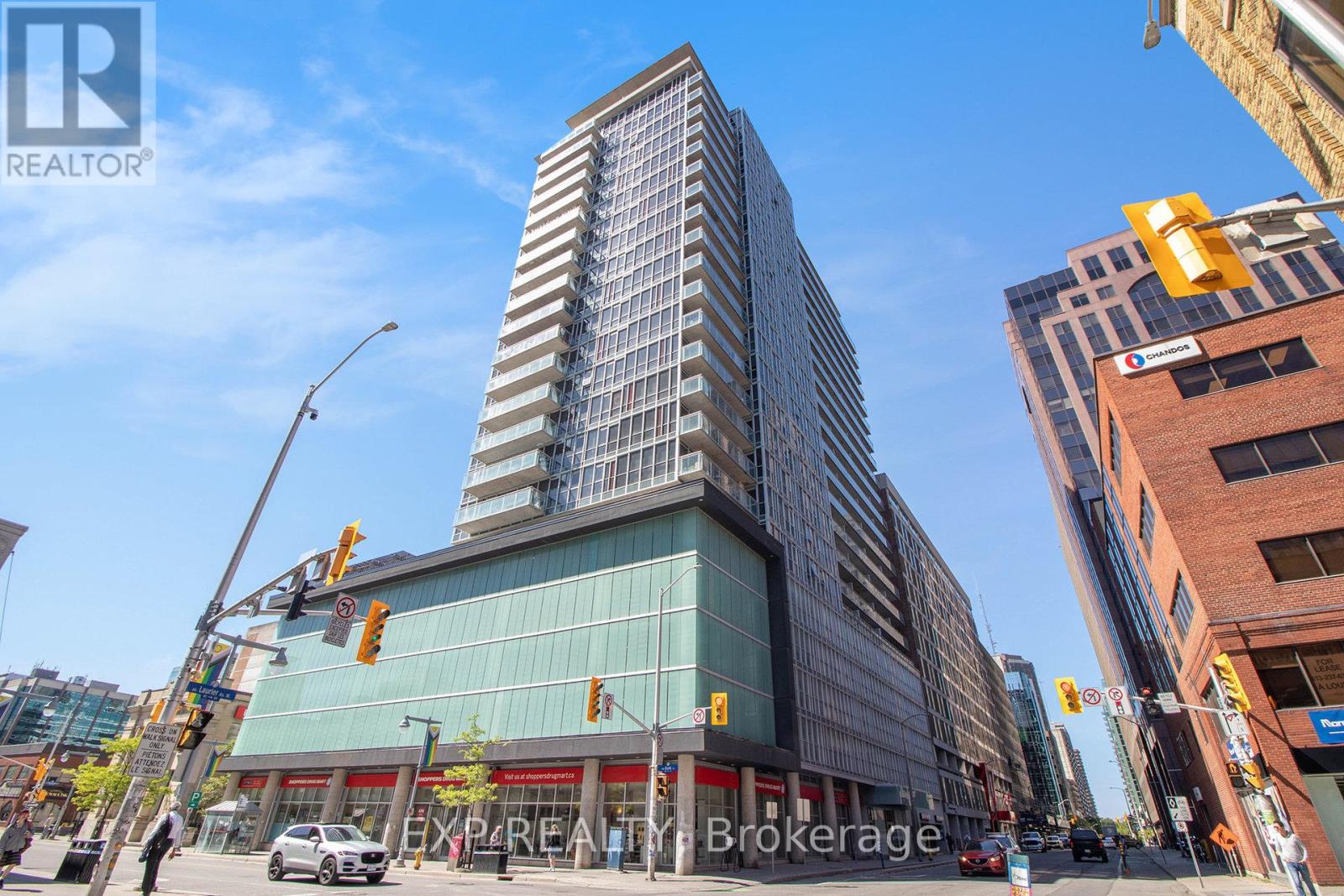1305 - 324 LAURIER AVENUE W|Ottawa, Ontario K1N6P6