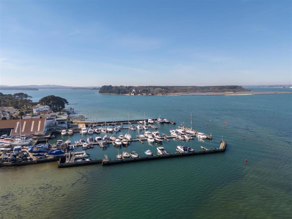 Additional image 23 of The Horseshoe, Sandbanks