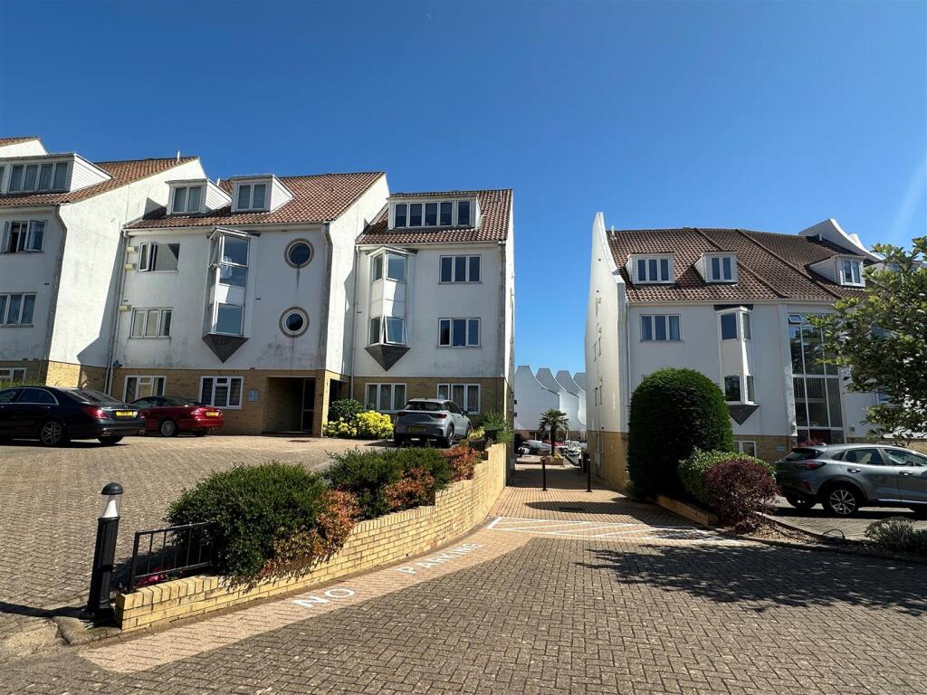 Additional image 23 of Lake Avenue, Poole