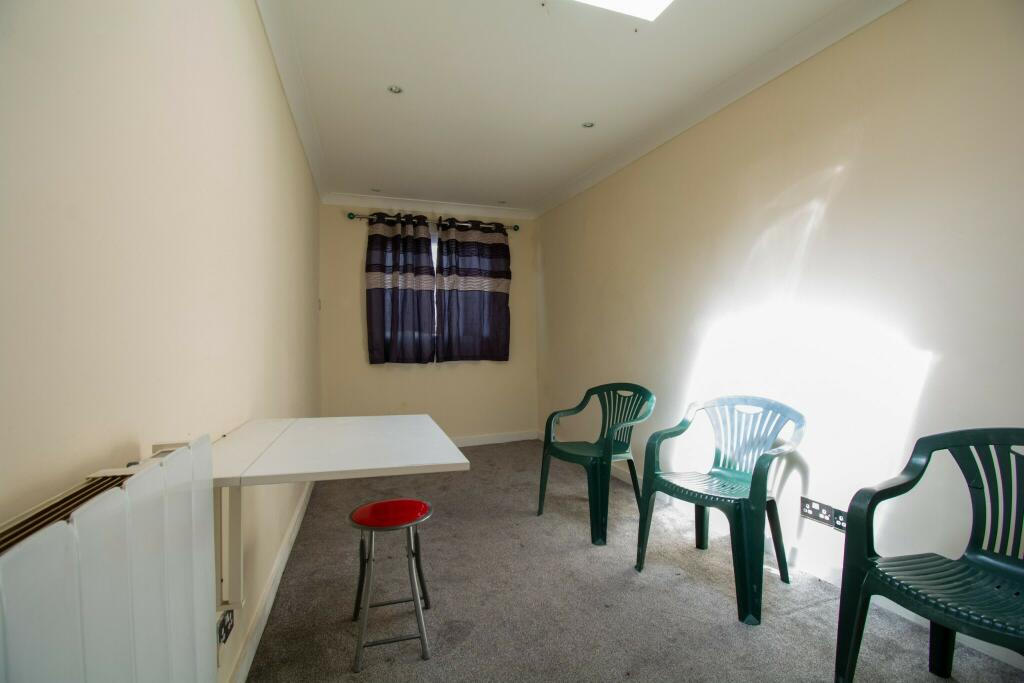 Additional image 10 of Large 4/5 Bed Detached House in Ensbury Park