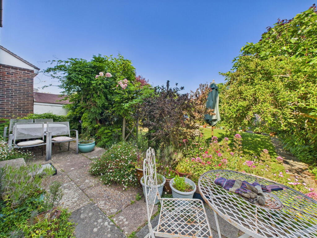 Additional image 21 of George V Avenue, Worthing, BN11