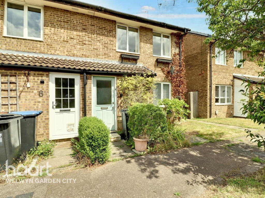 Yew Grove, Welwyn Garden City