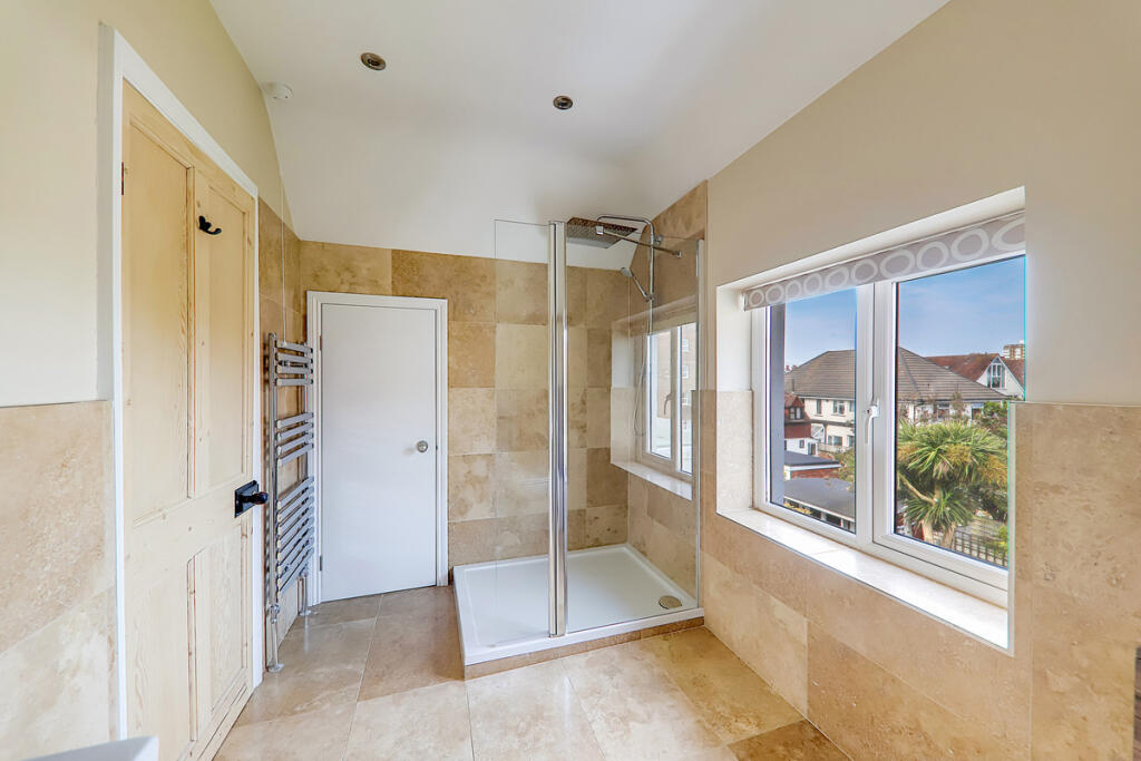 Additional image 19 of Grand Avenue, Worthing, BN11