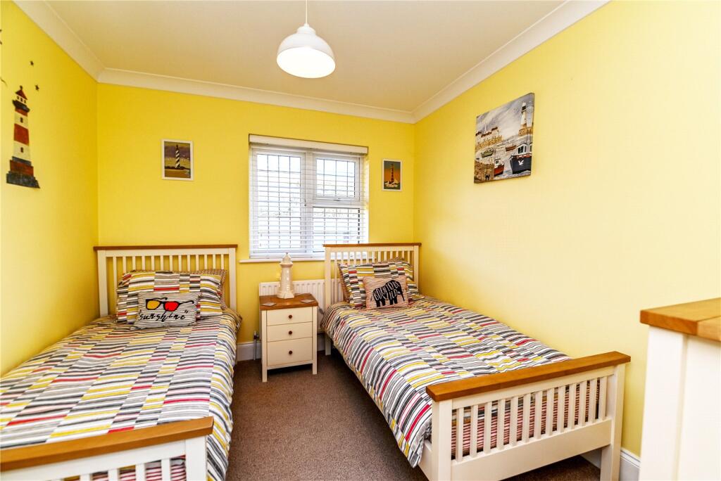 Additional image 28 of Willow Walk, Barton on Sea, New Milton, Hampshire, BH25