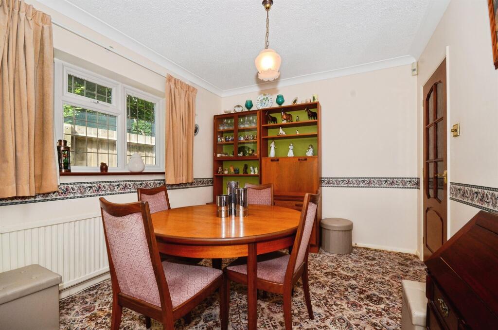 Additional image 7 of Courtfields, Harpenden