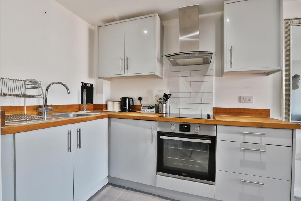 Additional image 2 of Barrack Road, CHRISTCHURCH, Dorset, BH23