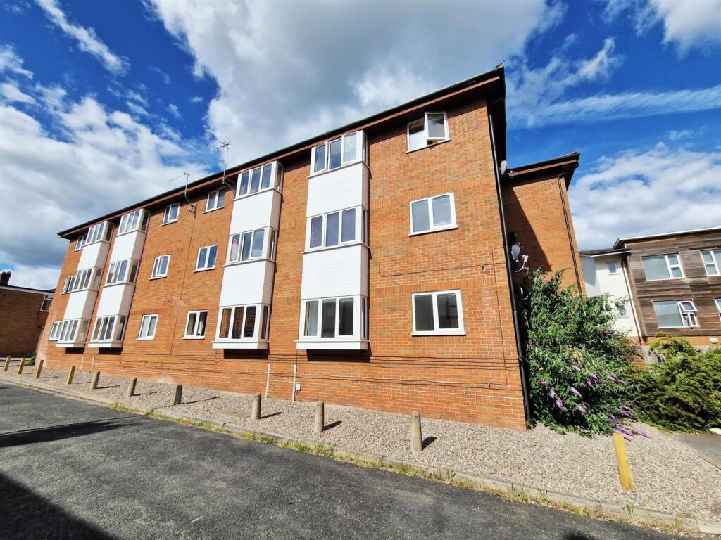Osnor Court, Coronation Terrace, Aston Fields, Bromsgrove, B60