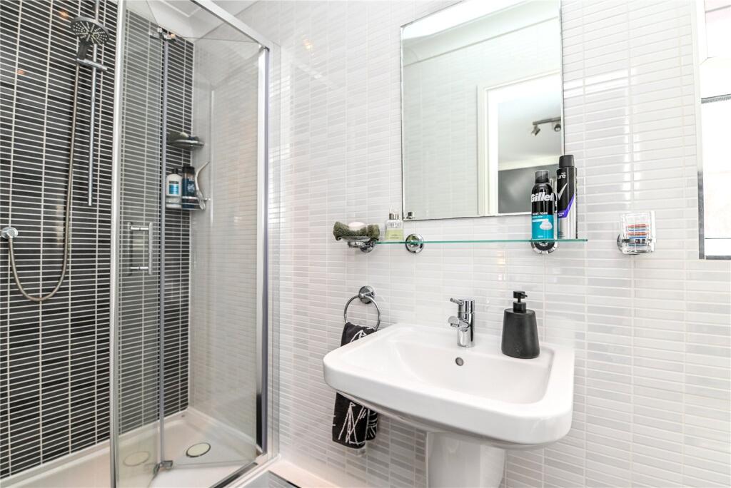 Additional image 23 of Willow Walk, Barton on Sea, New Milton, Hampshire, BH25