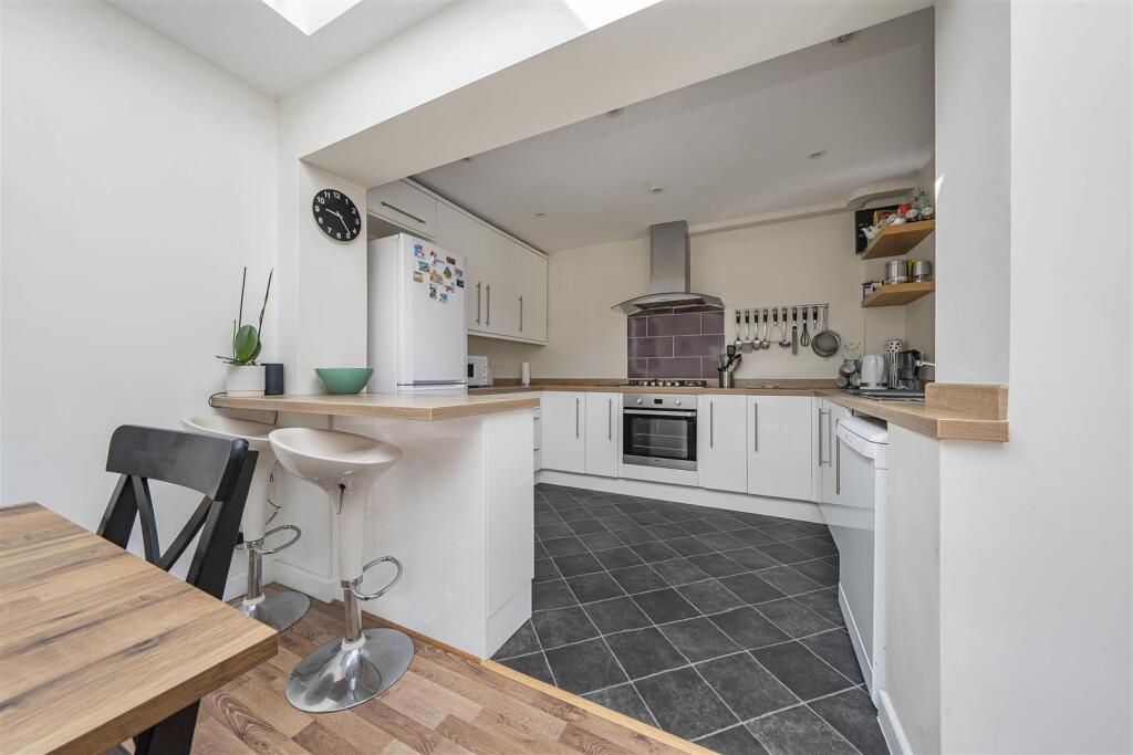 Additional image 20 of How Wood, Park Street, St. Albans