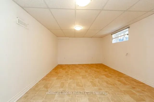 Additional image 20 of 61 Lord Roberts Dr