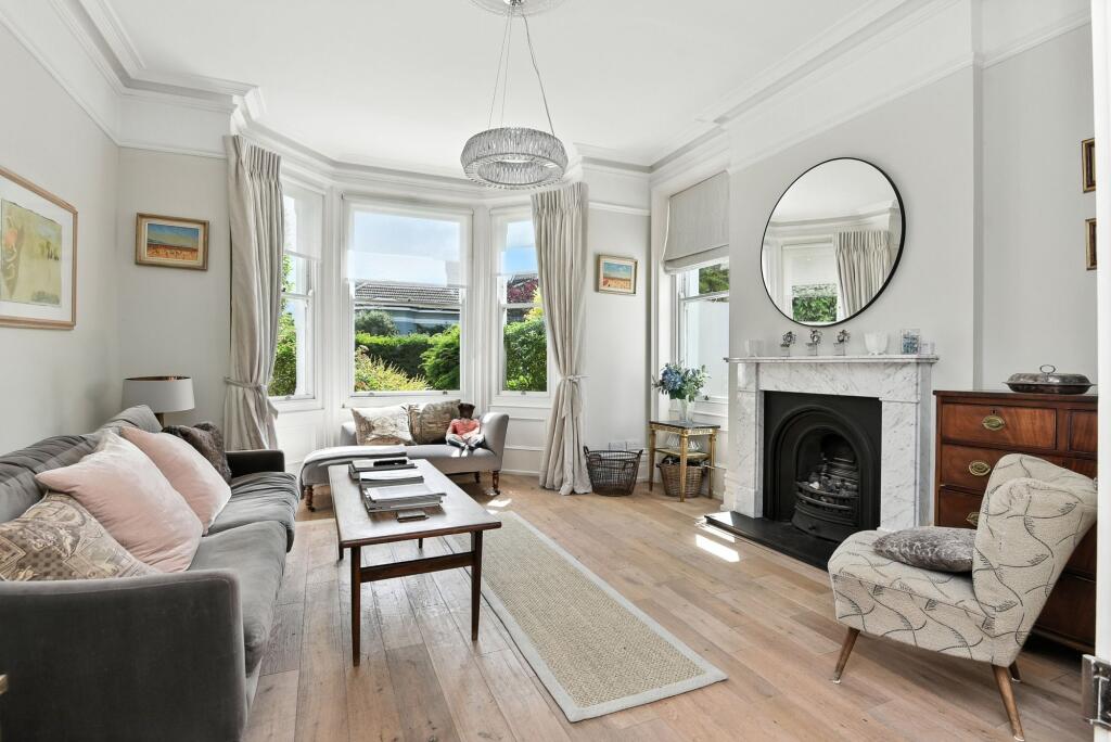 Oxford Road, Worthing, BN11